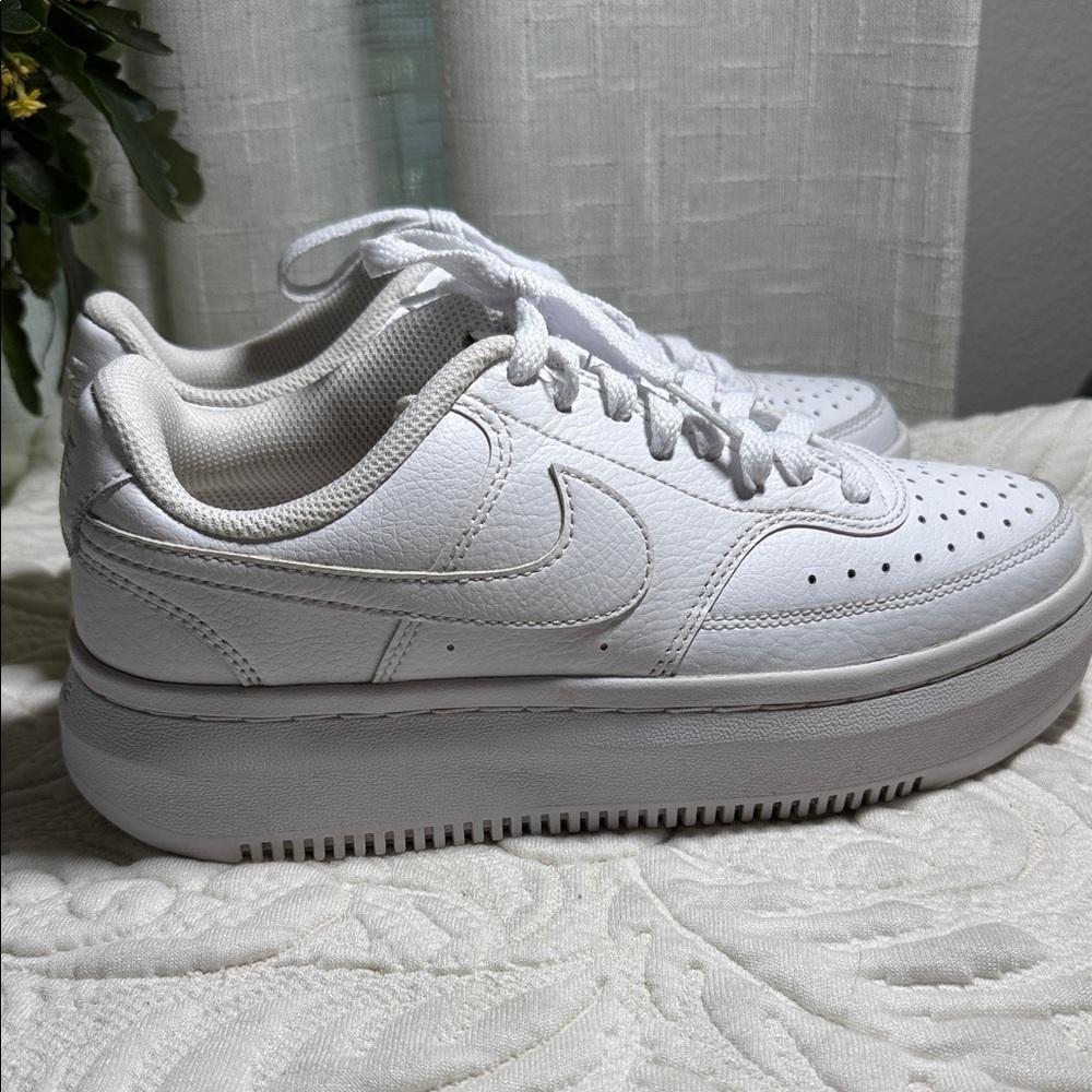 Nike Women's Court Vision Alta